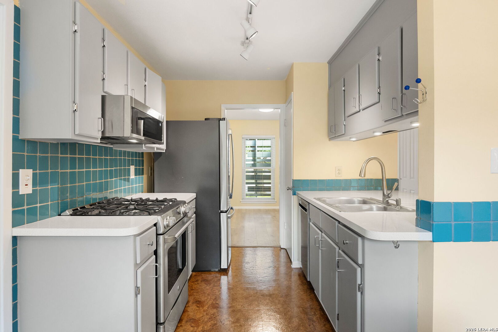 4202 Flint Hill San Antonio TX 78230