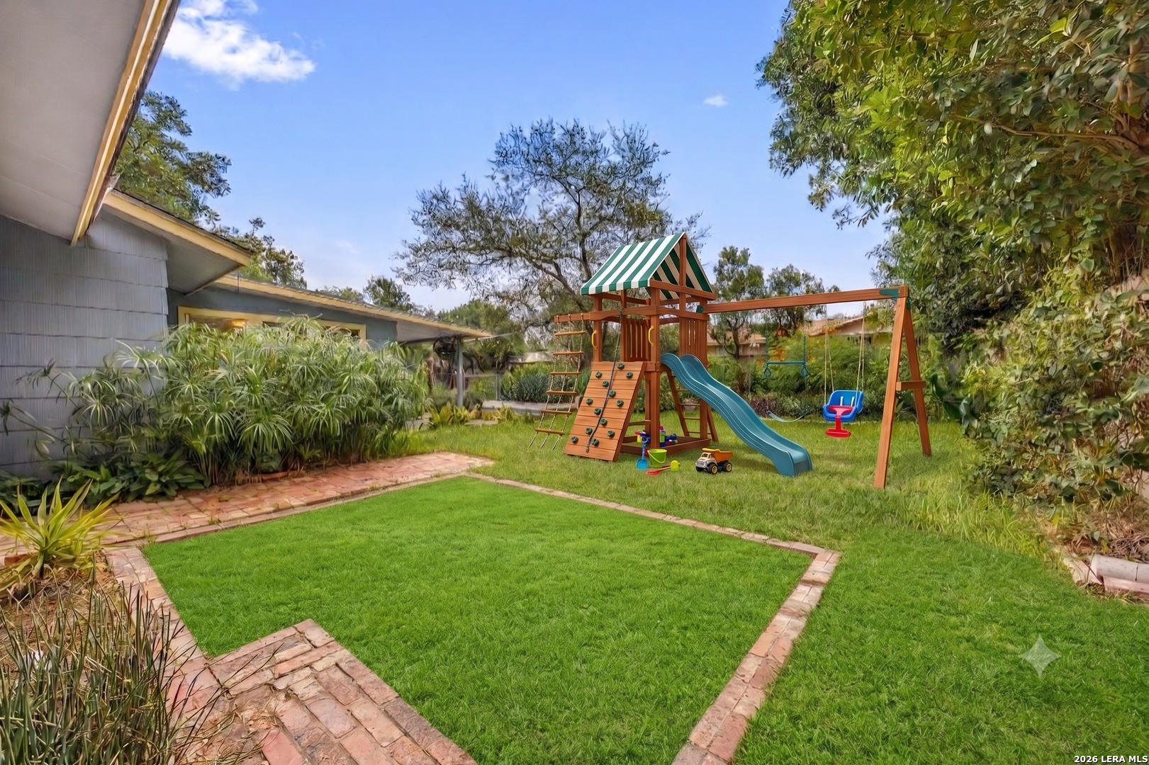 4202 Flint Hill San Antonio TX 78230