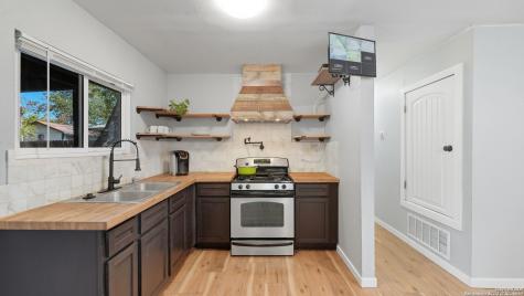 8715 Cape Valley San Antonio TX 78227