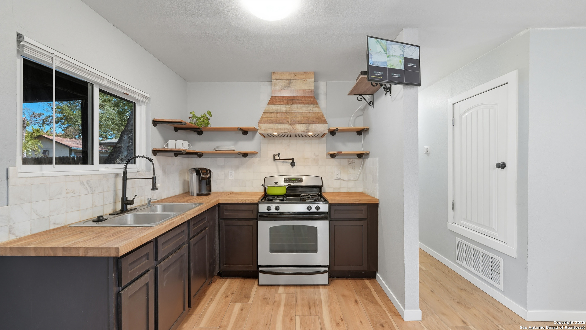 8715 Cape Valley San Antonio TX 78227