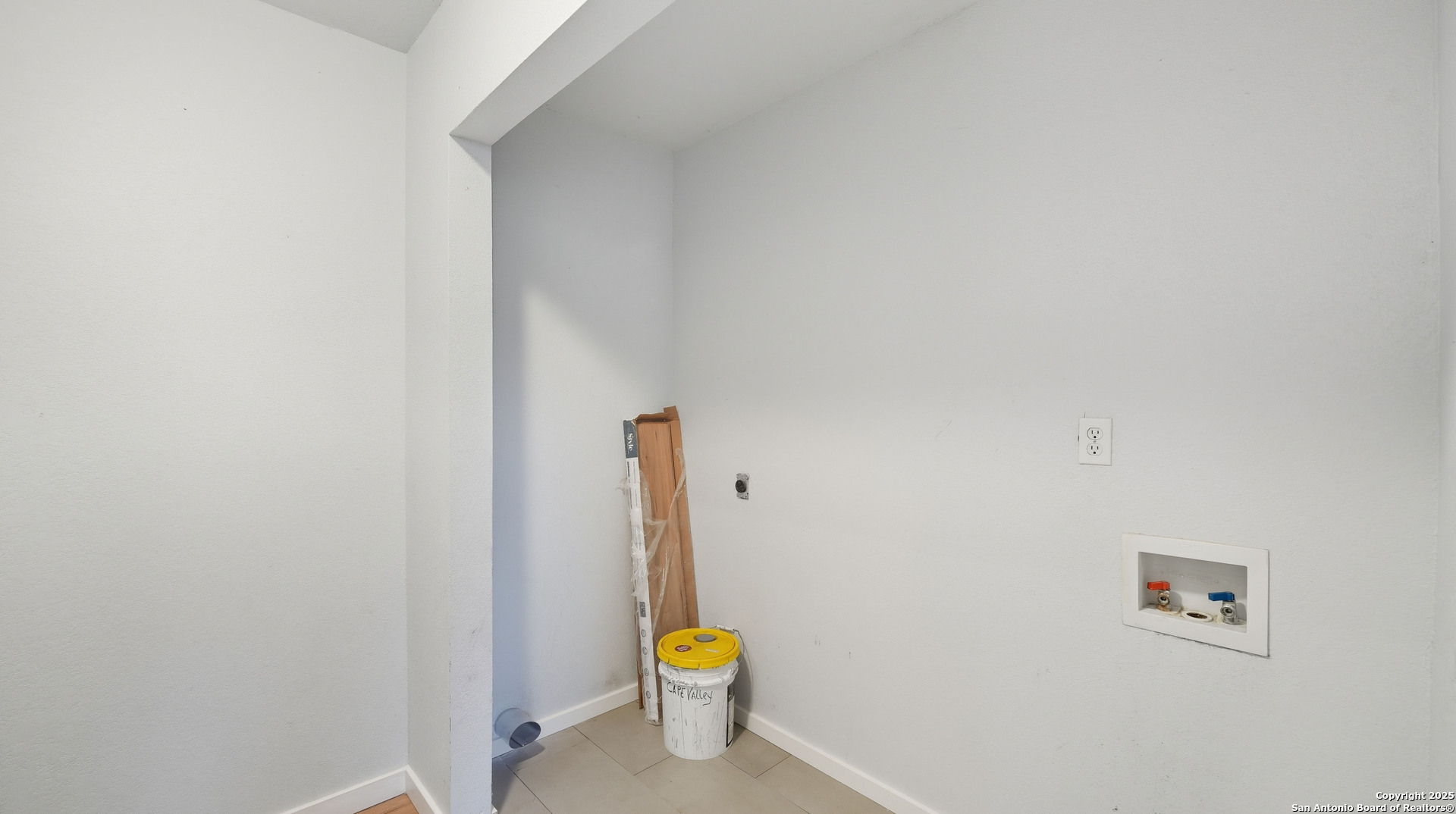 8715 Cape Valley San Antonio TX 78227