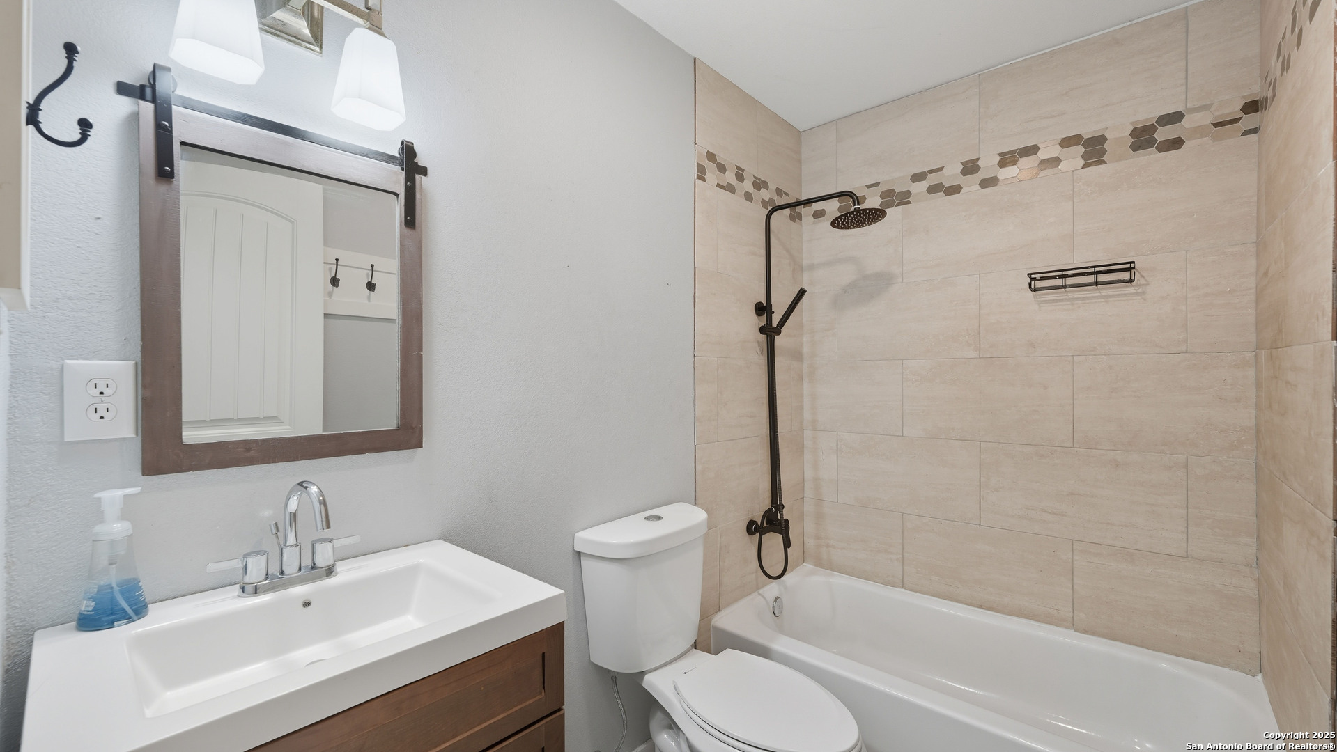 8715 Cape Valley San Antonio TX 78227