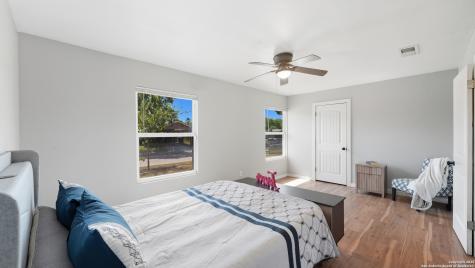 8715 Cape Valley San Antonio TX 78227
