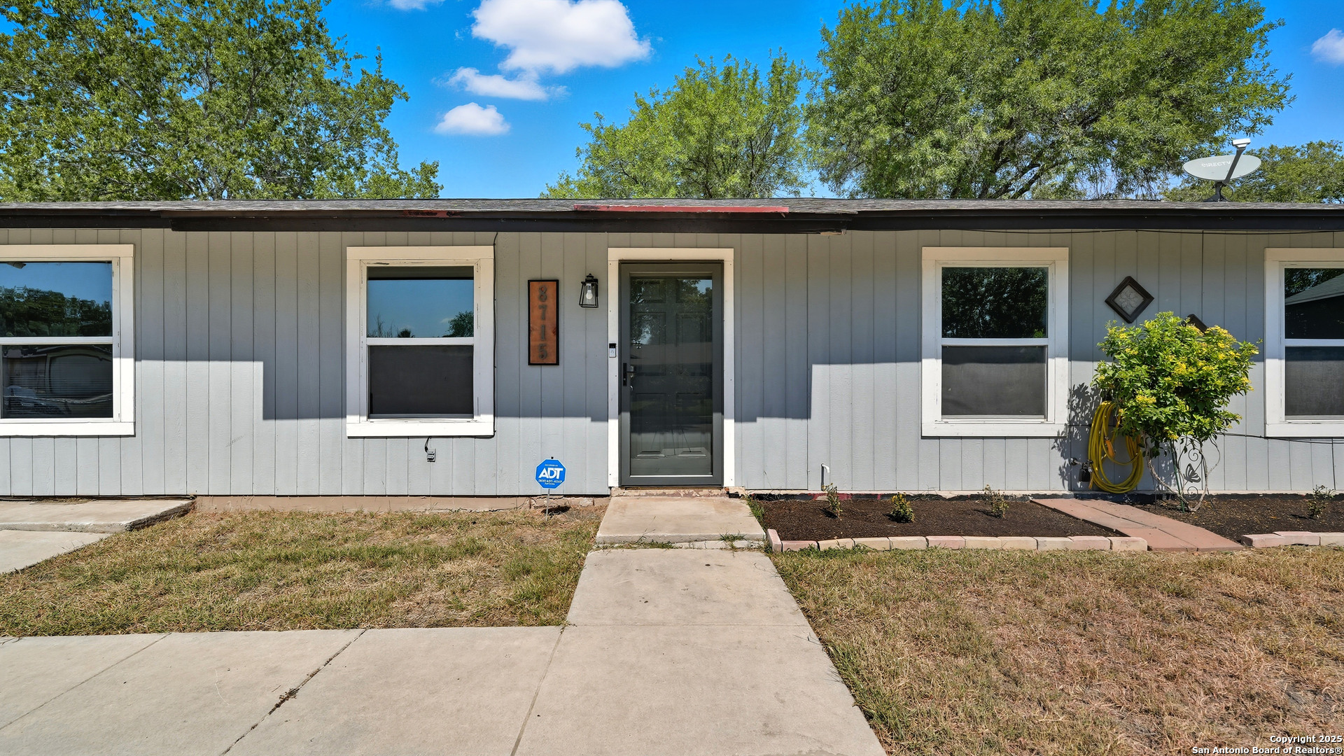 8715 Cape Valley San Antonio TX 78227