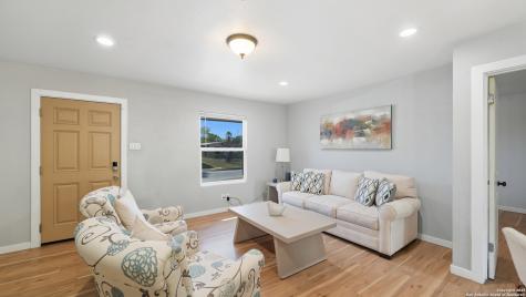 8715 Cape Valley San Antonio TX 78227