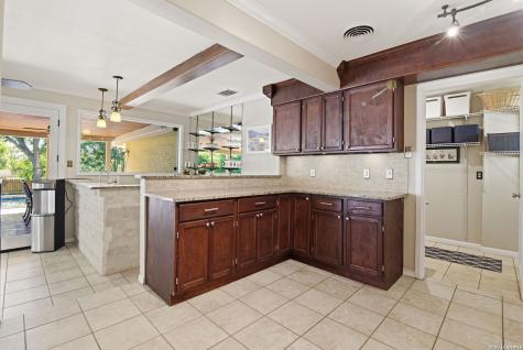 301 Squires Row Castle Hills TX 78213