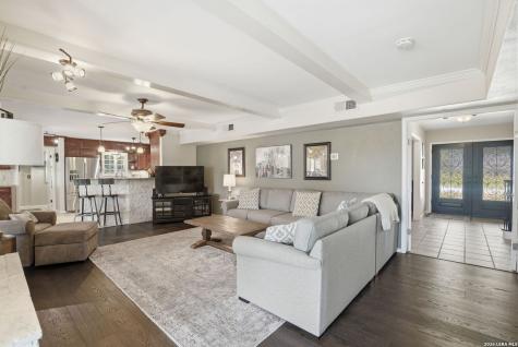 301 Squires Row Castle Hills TX 78213