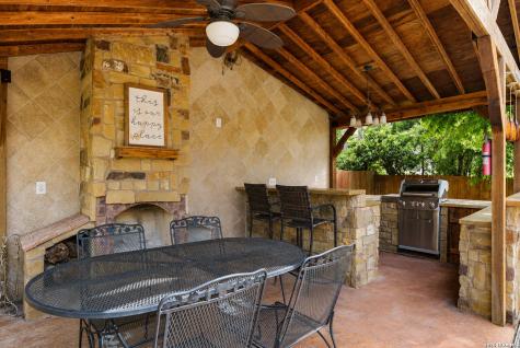 301 Squires Row Castle Hills TX 78213