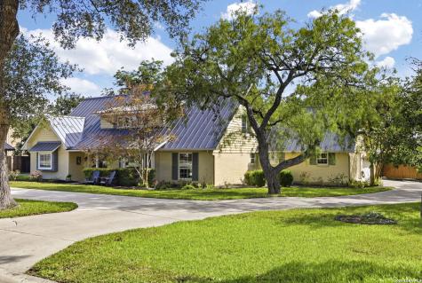 301 Squires Row Castle Hills TX 78213
