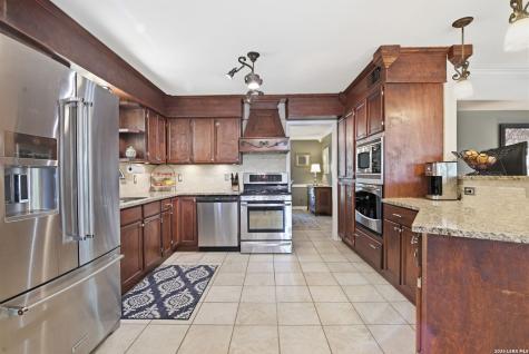 301 Squires Row Castle Hills TX 78213