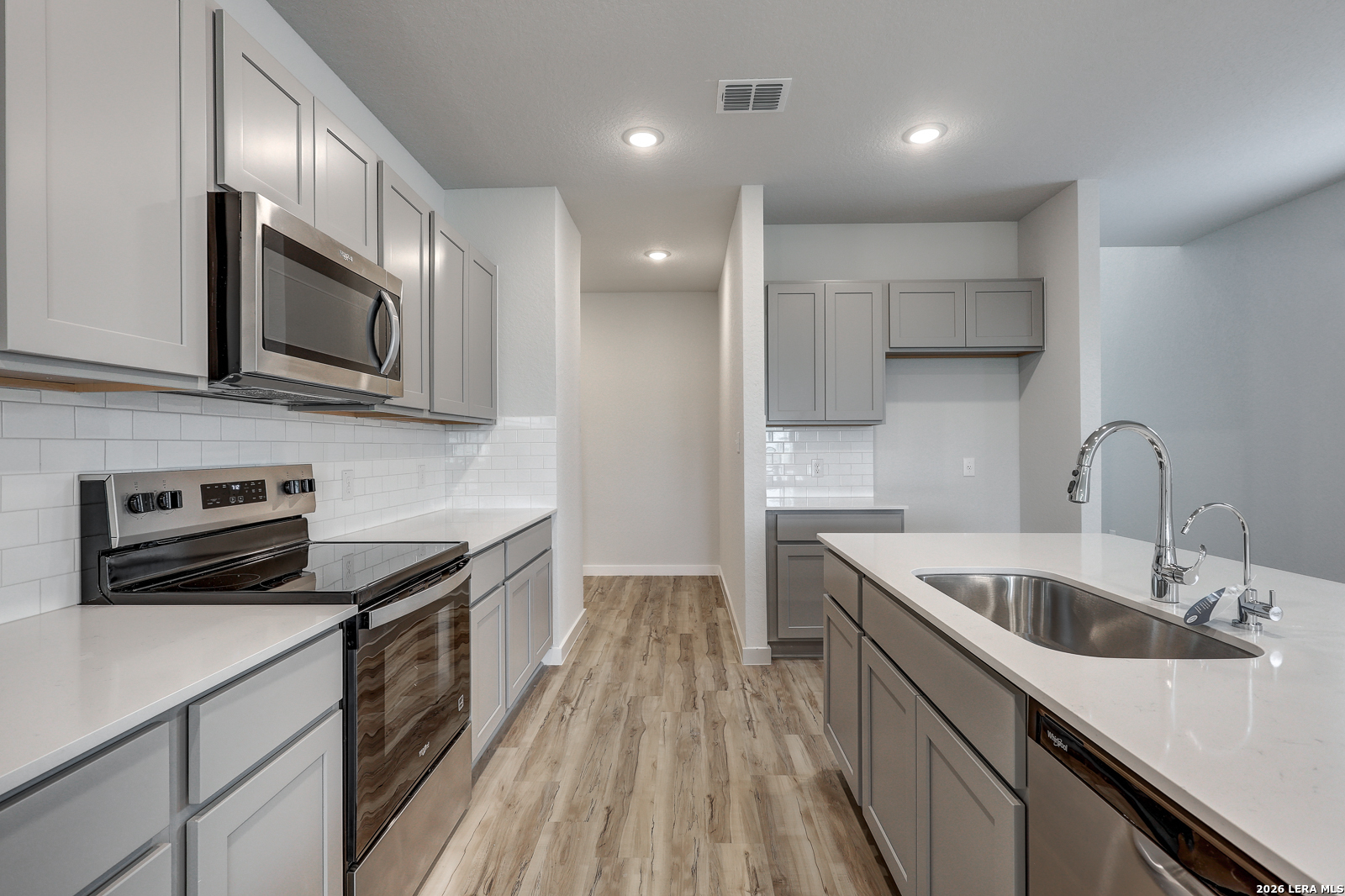9946 Chavaneaux Landing San Antonio TX 78221