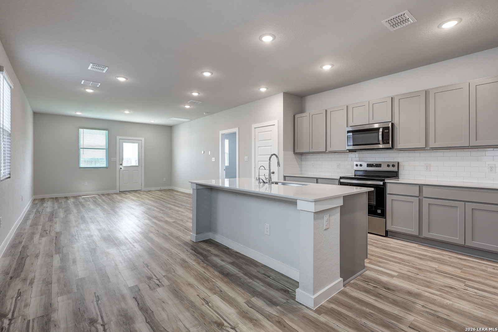 9946 Chavaneaux Landing San Antonio TX 78221