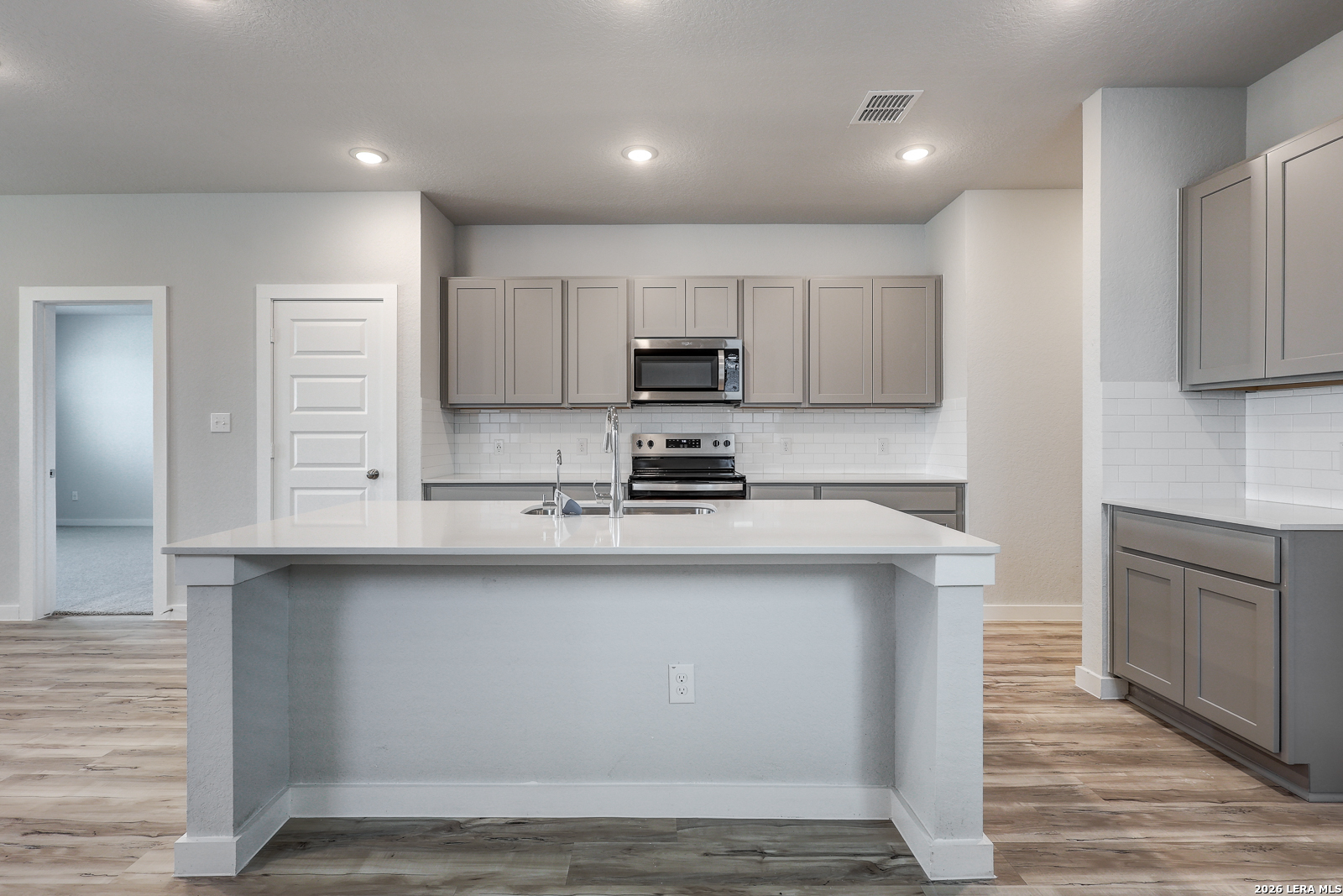 9946 Chavaneaux Landing San Antonio TX 78221