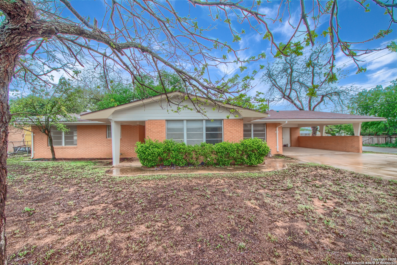 906 E Colorado Street Pearsall TX 78061