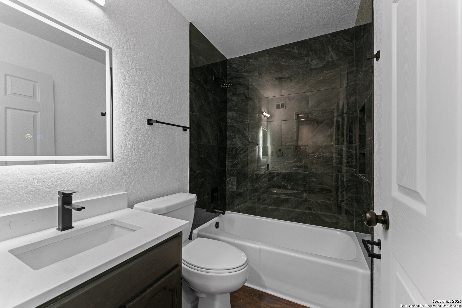 1638 W Ashby Place San Antonio TX 78201