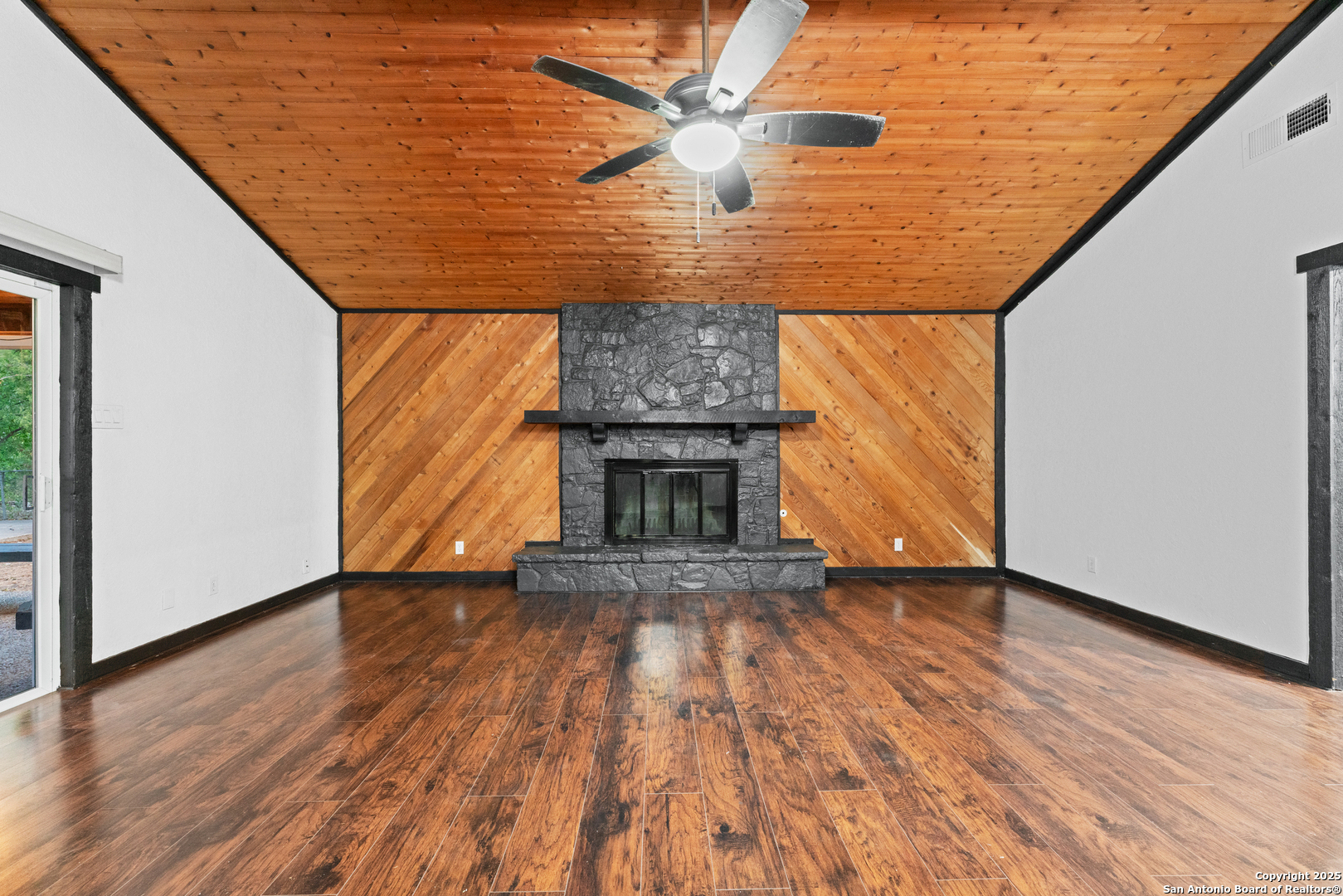 1638 W Ashby Place San Antonio TX 78201