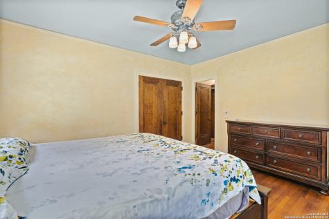 5351 Fredericksburg San Antonio TX 78229