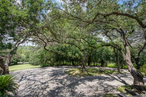 5351 Fredericksburg San Antonio TX 78229