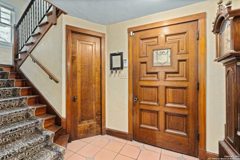 5351 Fredericksburg San Antonio TX 78229
