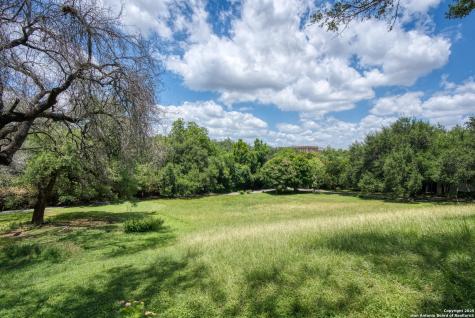 5351 Fredericksburg San Antonio TX 78229