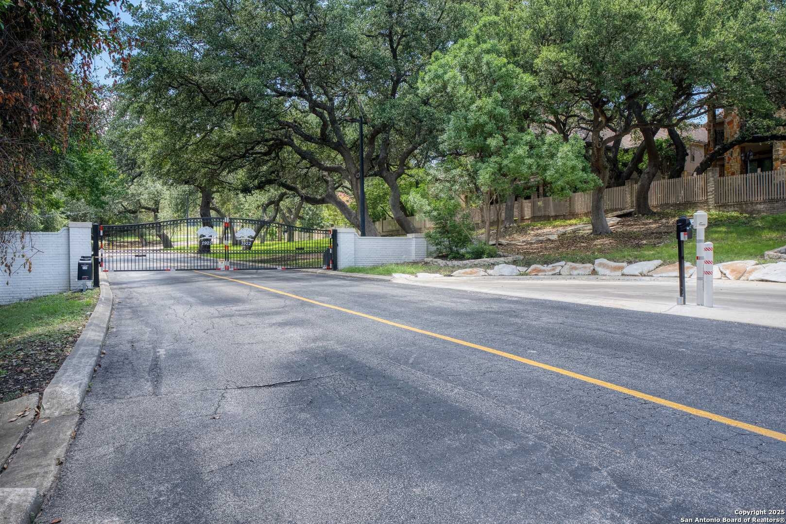 5351 Fredericksburg San Antonio TX 78229