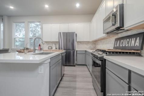 12518 Yellowstone San Antonio TX 78254