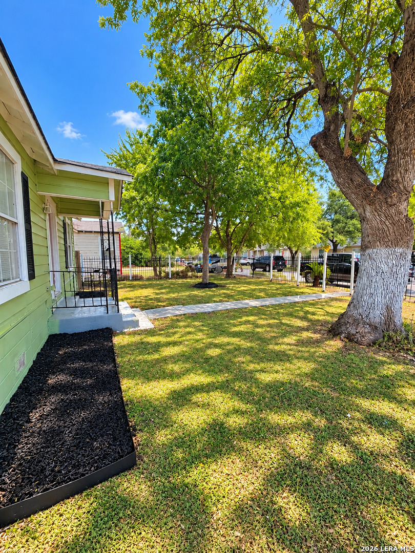 1439 Alhambra San Antonio TX 78201