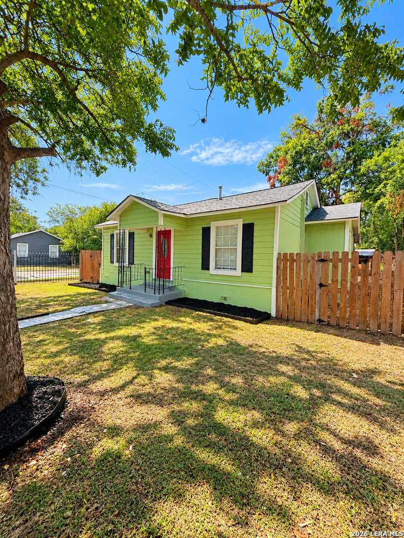 1439 Alhambra San Antonio TX 78201