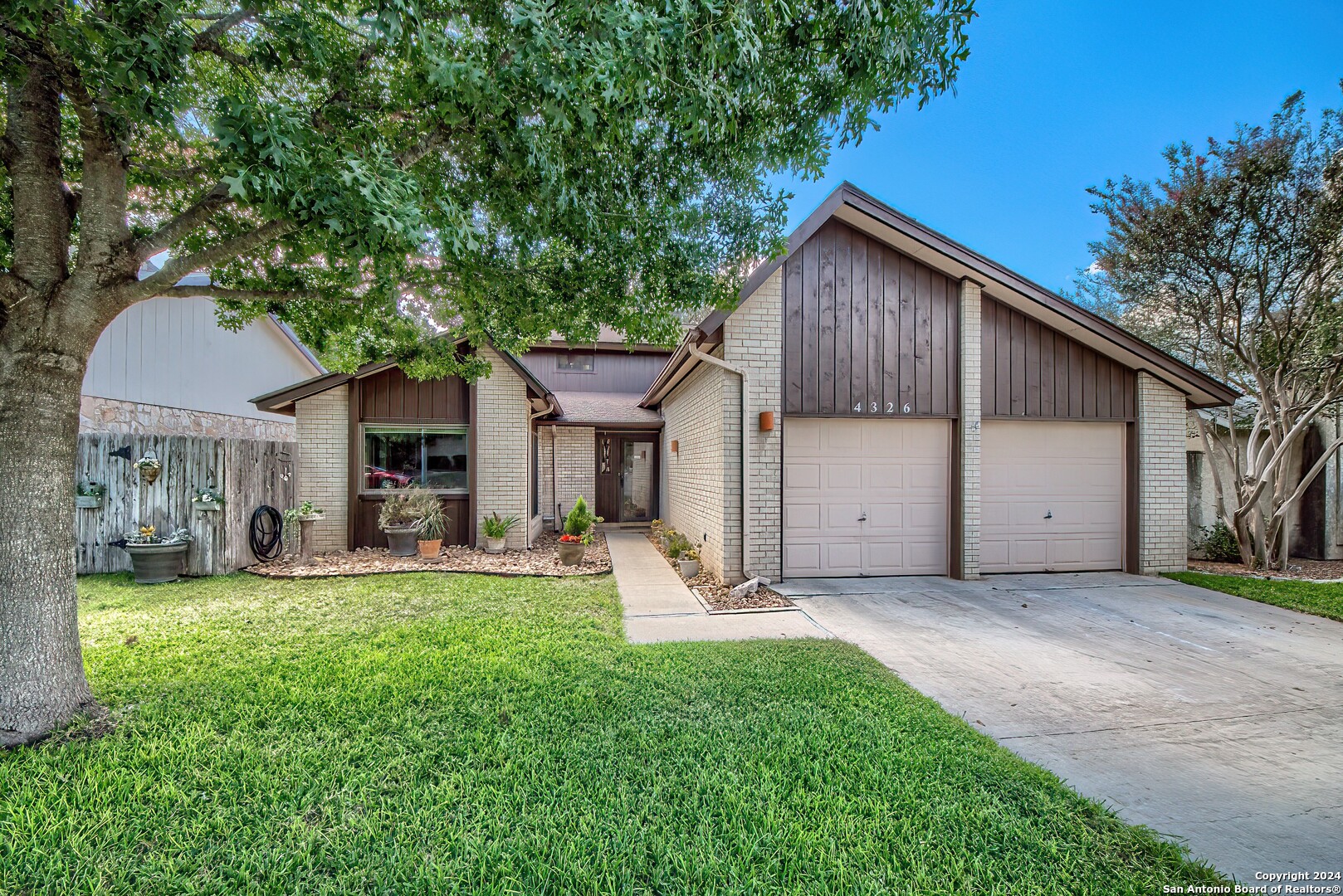4326 Hollow Hill Drive San Antonio TX 78217