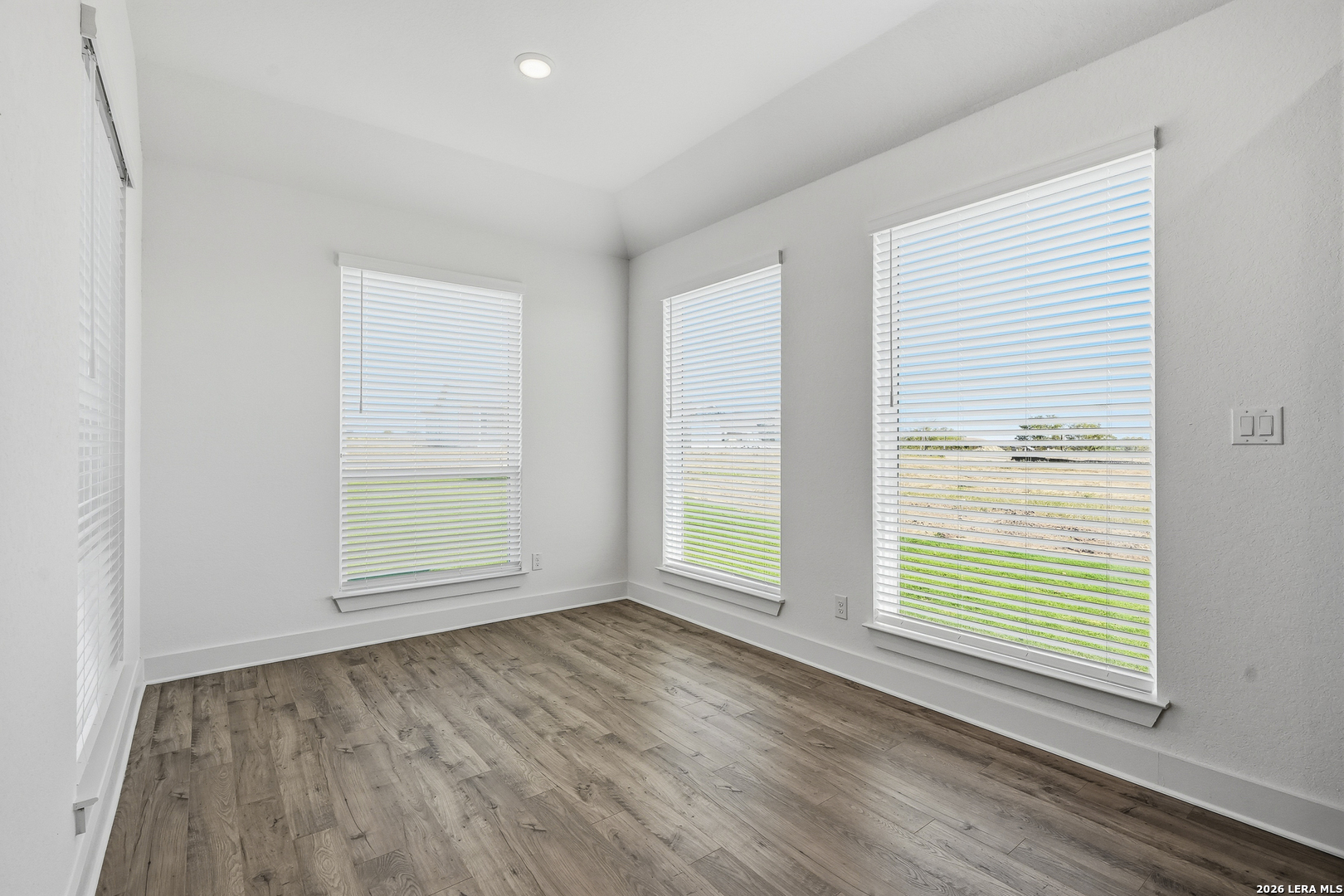 8910 Arroyo Grove San Antonio TX 78263