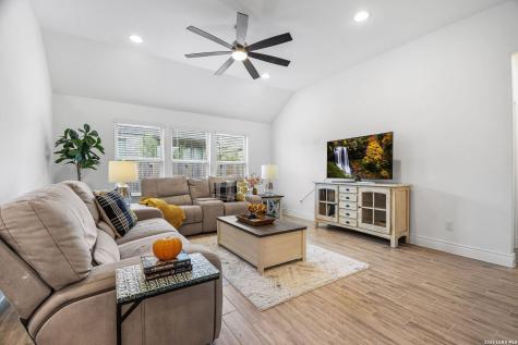 118 Trotting Horse Boerne TX 78006