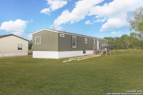 584 Las Palomas Drive Lytle TX 78052