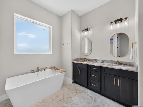 148 Private Road 1749 Mico TX 78056