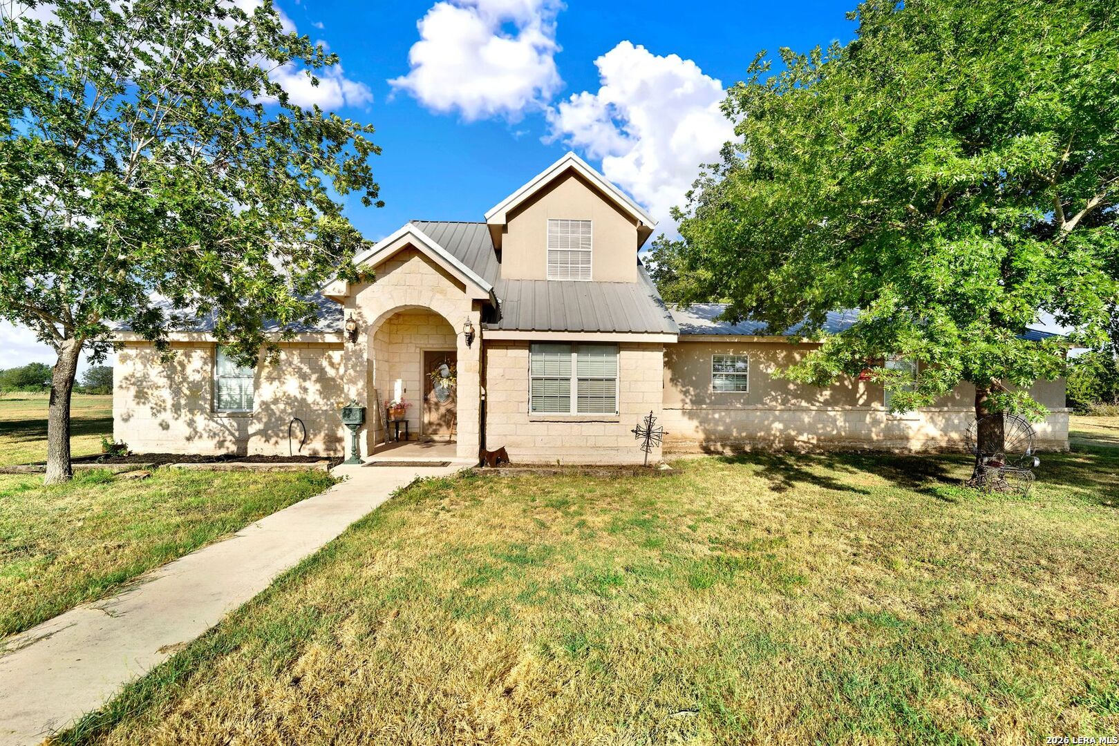 1466 County Road 456 Hondo TX 78861