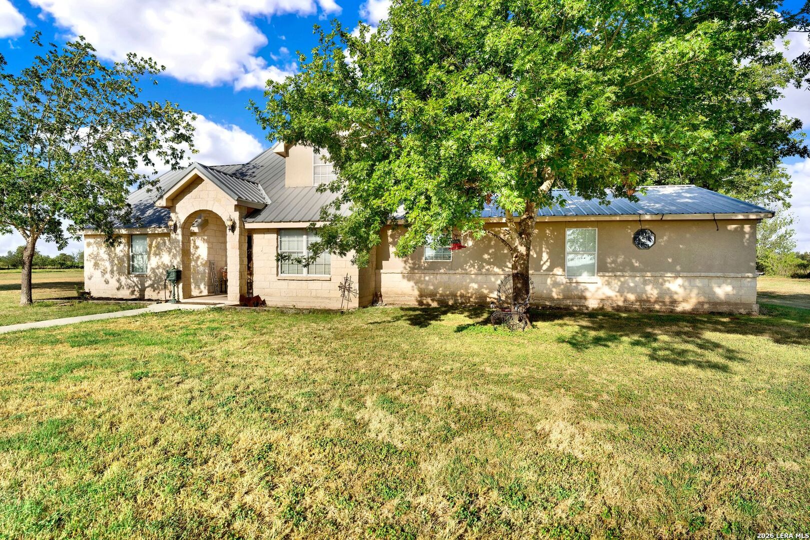 1466 County Road 456 Hondo TX 78861
