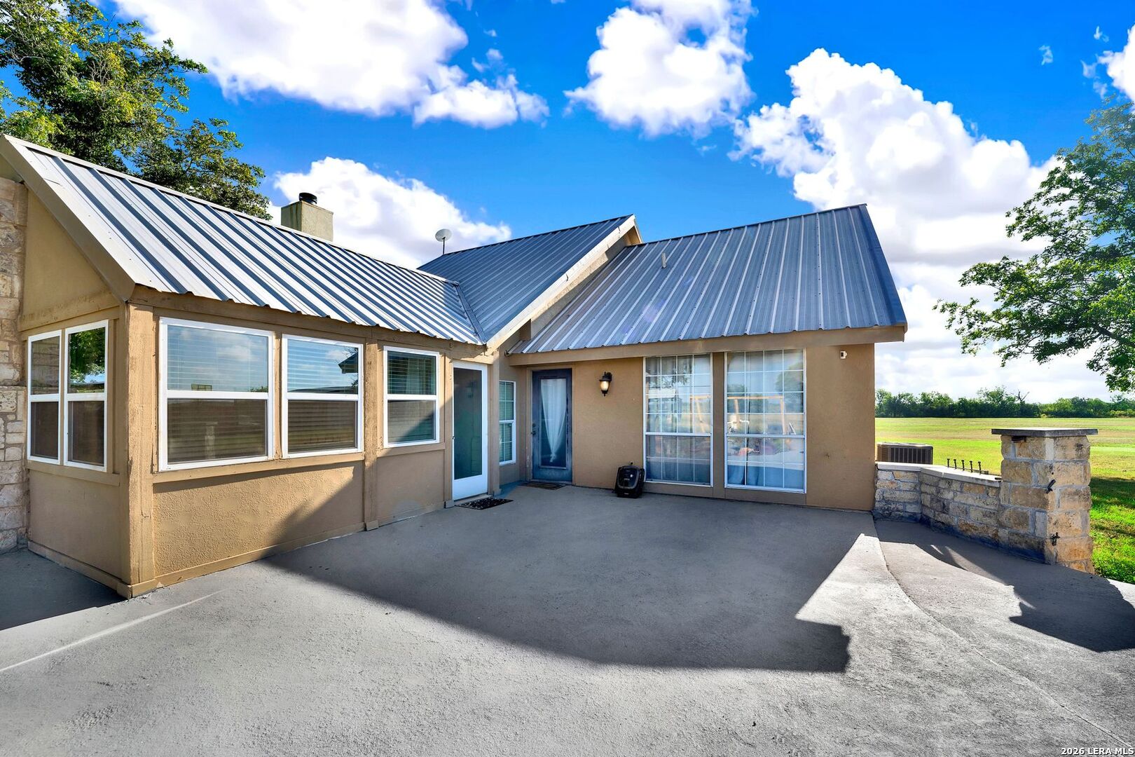 1466 County Road 456 Hondo TX 78861