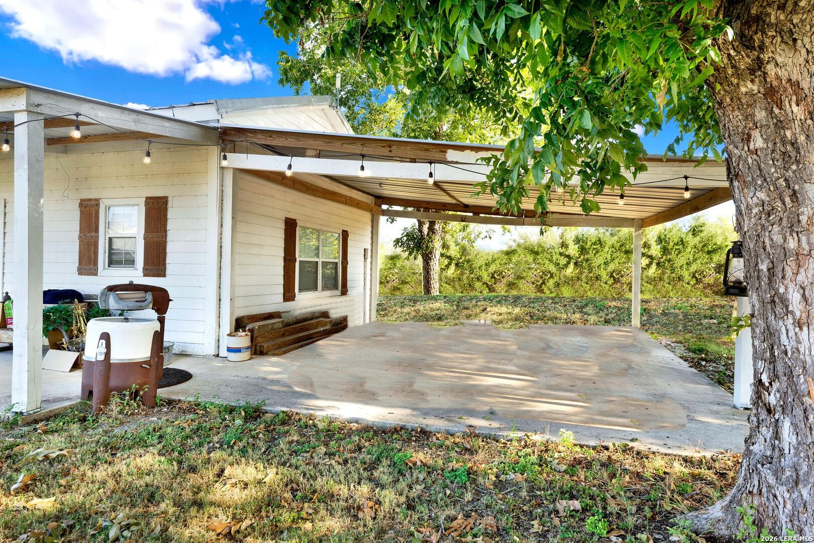 1466 County Road 456 Hondo TX 78861