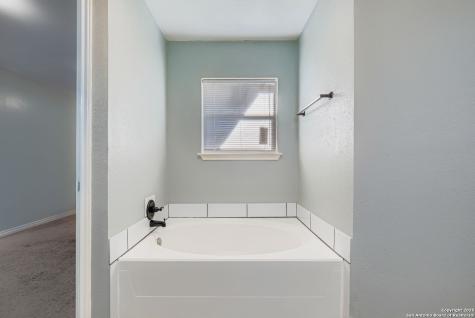 8614 Ridge Pilot San Antonio TX 78239