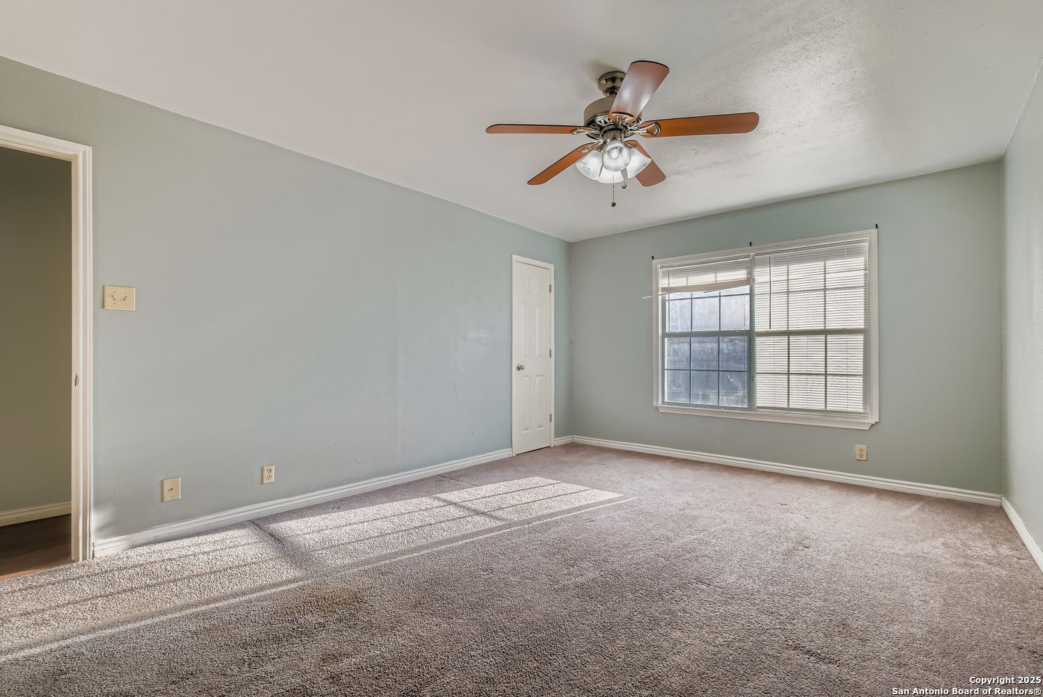 8614 Ridge Pilot San Antonio TX 78239