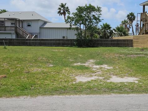 18 Riviera Drive Rockport TX 78382