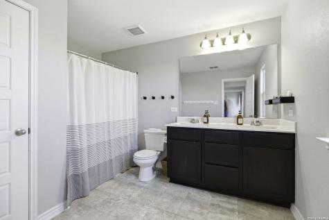 1303 Swan Court San Antonio TX 78245