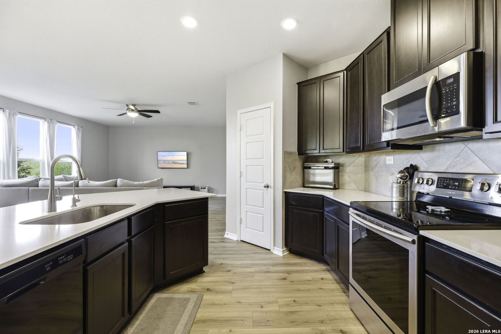 1303 Swan Court San Antonio TX 78245