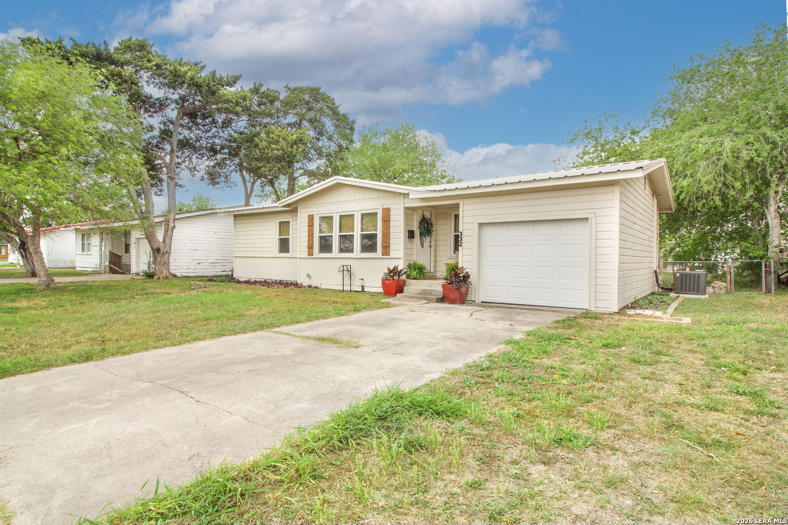 332 S Chiltipin Street Sinton TX 78387
