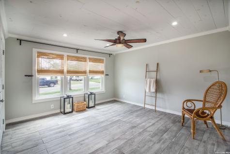 332 S Chiltipin Street Sinton TX 78387