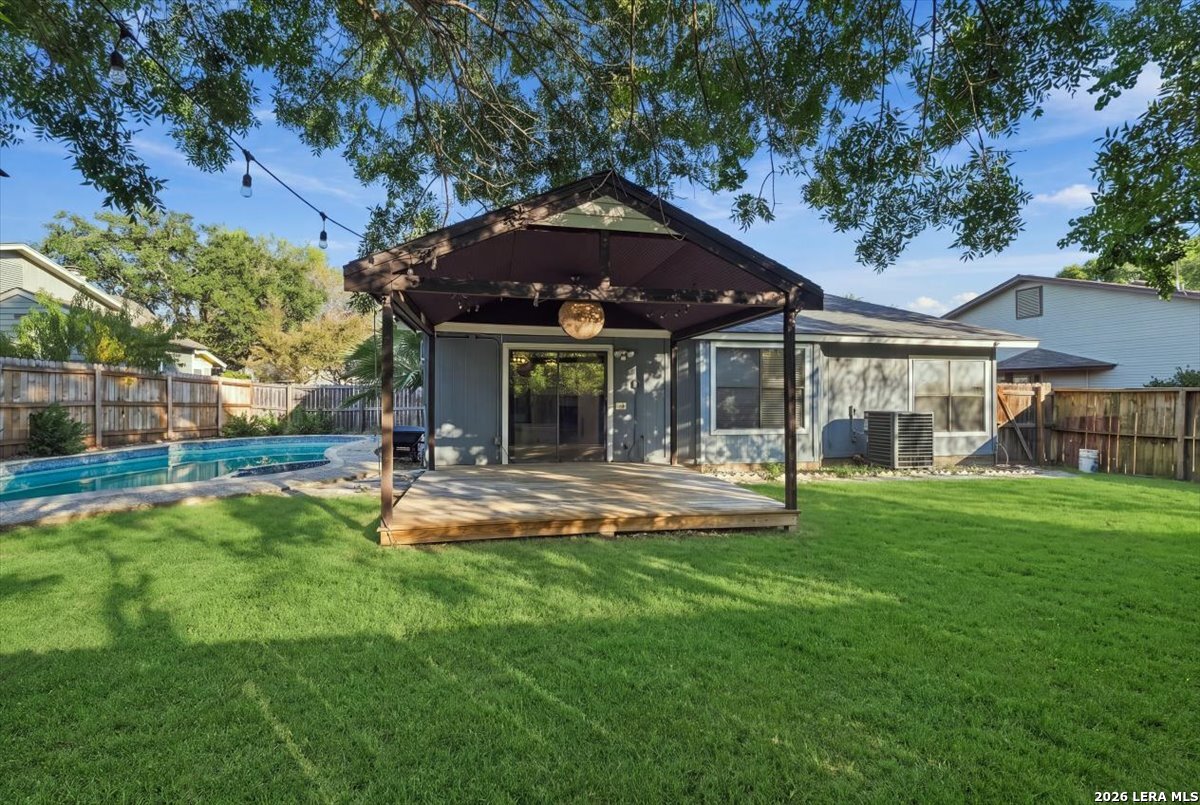 10315 Country Bluff San Antonio TX 78240