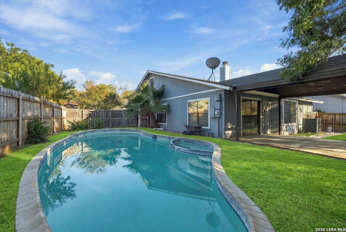 10315 Country Bluff San Antonio TX 78240