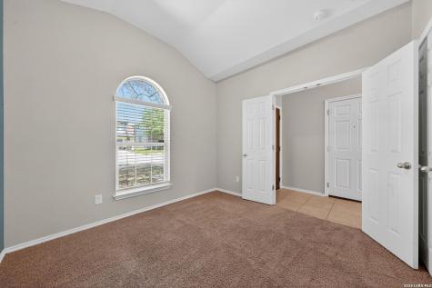 225 Country Vale Cibolo TX 78108