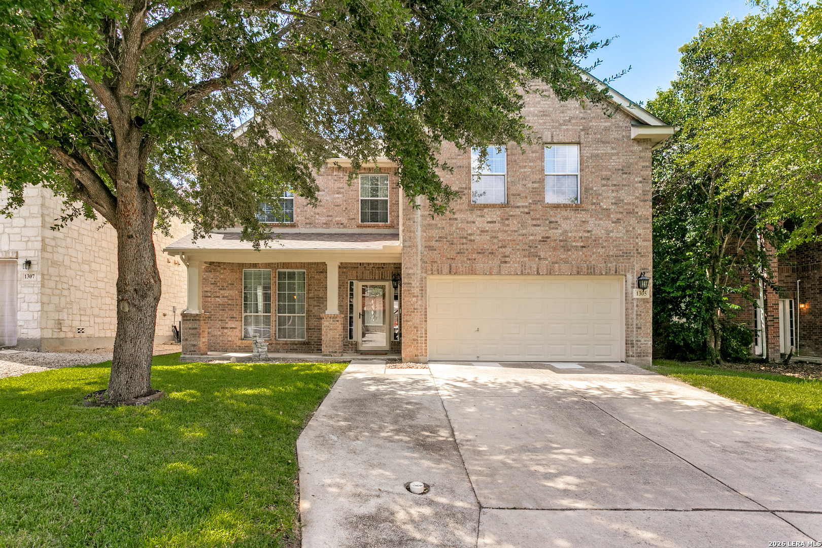 1305 James Cook Windcrest TX 78239