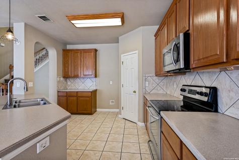 1305 James Cook Windcrest TX 78239