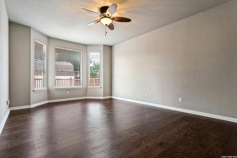 1305 James Cook Windcrest TX 78239